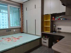 成山御苑电梯123.27平三室两卫现代精装带地下室诚心出售