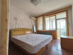 世纪小区98平三室简装家具家电齐全拎包入住吉屋出租