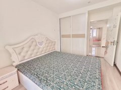 丹霞小区平地起5楼不是顶楼两室两厅家具家电拎包入住