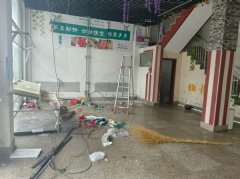 人民医院南门对面临街商铺