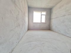成山御苑电梯8期 8楼92.6平 仅59.8万3卧室 卫带窗