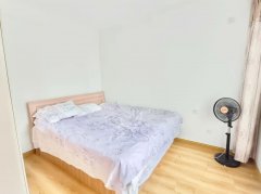 自在香滨一期8楼 两室一厅精装修 带家具家电 拎包入住可贷款