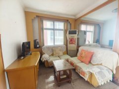黎明中区三楼70平两室简装家具家电齐全拎包入住吉屋出租