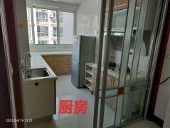曙光西区三楼，130平三室1500每月