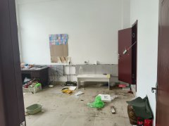 荣成人民医院对面临街商铺