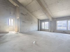 爱家花园4楼带阁楼 上下255平带地下室 证全 支持贷款
