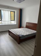 西龙家悦海苑小区，一楼，三室两厅两卫，家具，家电齐全，领包入