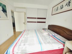 振华商厦附近上都苑小区框架4楼92平两室精装G
