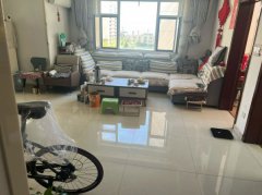 三环西区b区四楼东边户，111.68平精装南向三室带家具家电