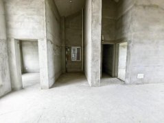 CF爱家花园小区五楼90.4平毛坯两室31.8万