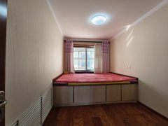 成山奥苑二楼116平三室精装家具家电齐全拎包入住吉屋出租