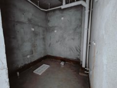 捡漏19.8万！ 哈理两湾城海景房 104平 南厅2卧证全