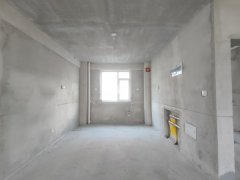 CF书香世家小区一楼带大院119平三室毛坯房