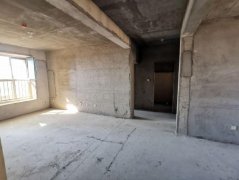 只卖49.8万金悦华府大平层 三室两厅 带车位 带地下室 全
