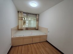 振华南幸福苑小区128平精装婚房带车库20.71平66.8万