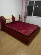 实验中学门口 三环西区2楼 125平三室两厅 家具家电齐全 
