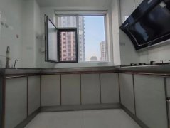 橡胶厂附近 荣安小区电梯房2楼 两室一厅家具家电齐全拎包入住