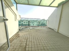 成山奥苑五期顶加阁共148平四室两卫装修未住G