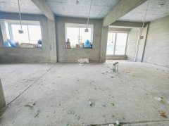 荣成一中鑫水华庭步梯1楼139平带70平院子G