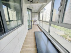 降！带大露台 ！碧桂园电梯148平 装修花35万！带家具