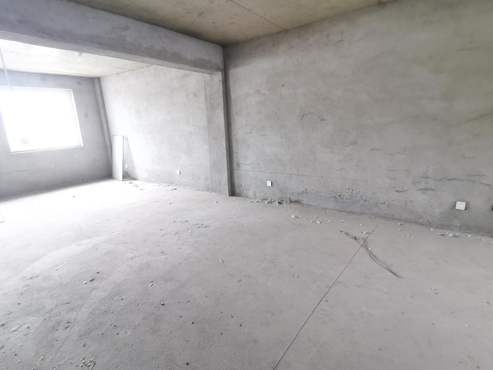 龙泰嘉苑平地起6楼带阁楼四室两厅两卫宋地下室支持贷款 龙泰嘉苑平地起6楼带阁楼四室两厅两卫宋地下室支持贷款