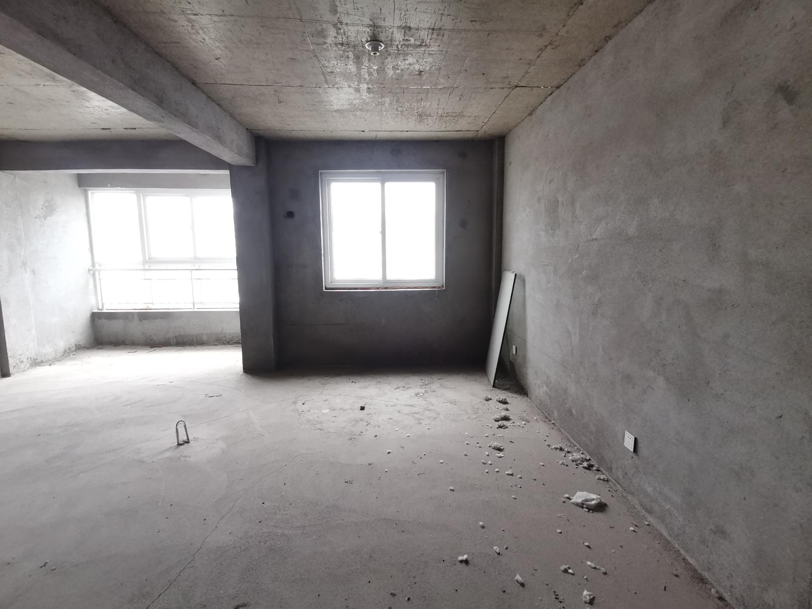 龙泰嘉苑平地起6楼带阁楼四室两厅两卫宋地下室支持贷款 龙泰嘉苑平地起6楼带阁楼四室两厅两卫宋地下室支持贷款