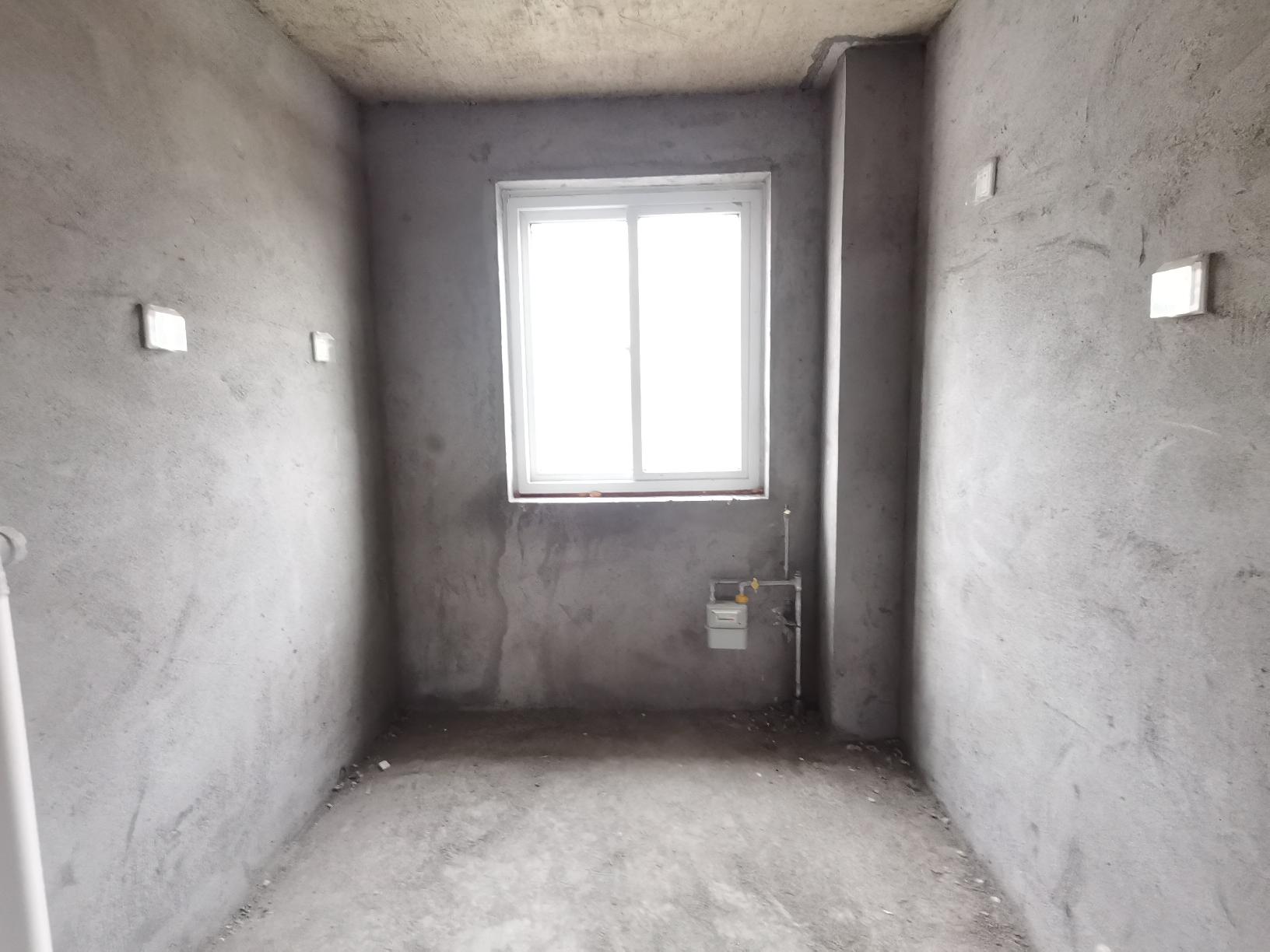 龙泰嘉苑平地起6楼带阁楼四室两厅两卫宋地下室支持贷款 龙泰嘉苑平地起6楼带阁楼四室两厅两卫宋地下室支持贷款