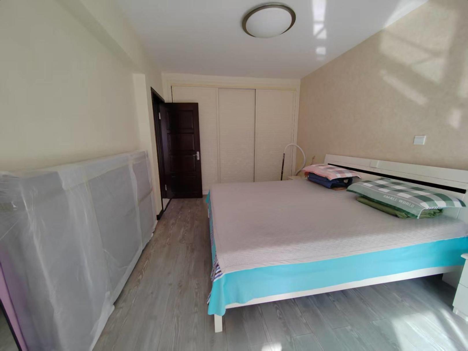 成山奥苑1楼 126平 边户 精装保持好 3室2卫 s 成山奥苑1楼 126平 边户 精装保持好 3室2卫 s