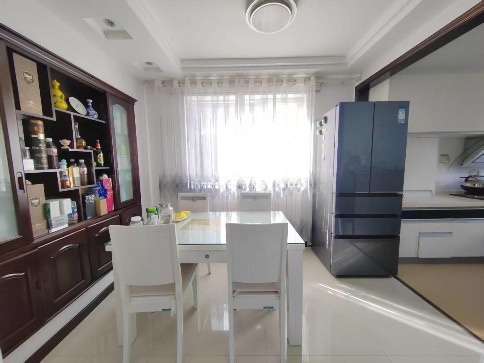 成山奥苑1楼 126平 边户 精装保持好 3室2卫 s 成山奥苑1楼 126平 边户 精装保持好 3室2卫 s