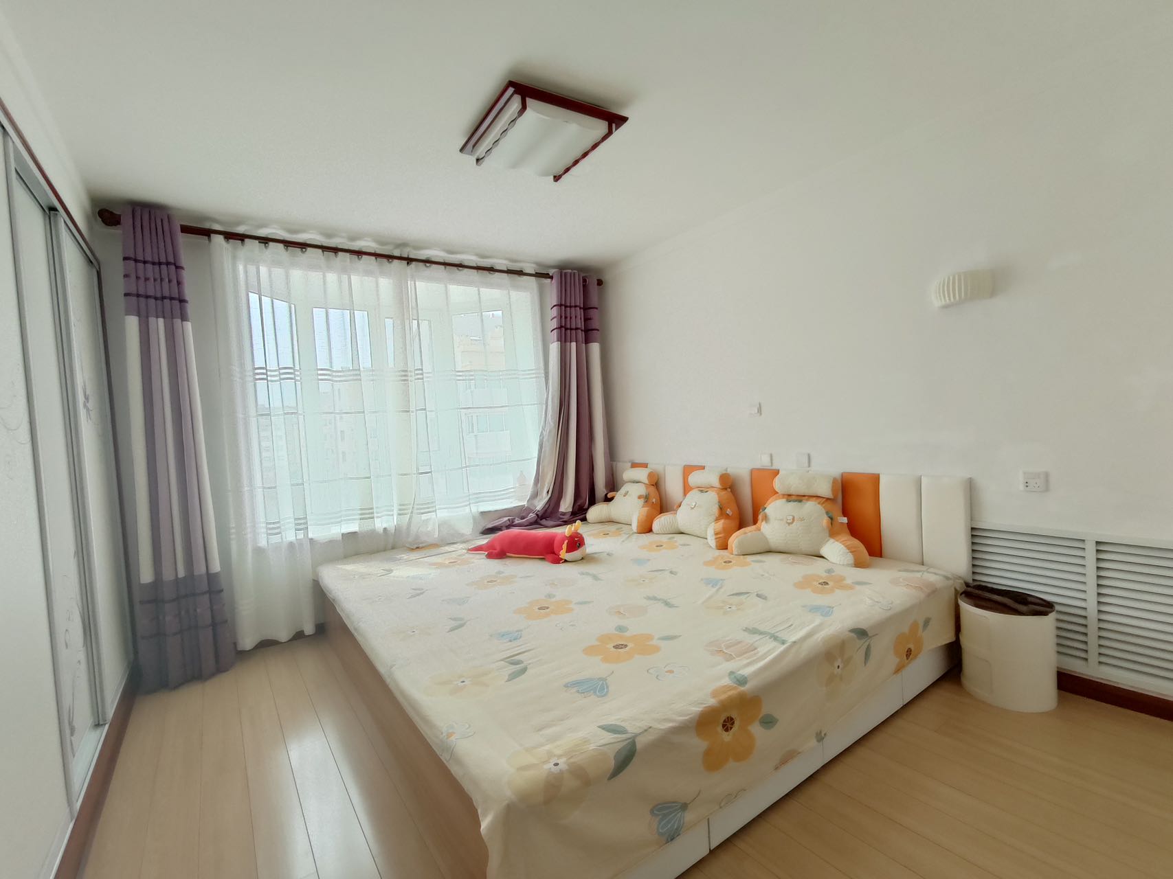 曙光西区框架4楼135平三室两卫全明户型地暖G 曙光西区框架4楼135平三室两卫全明户型地暖G