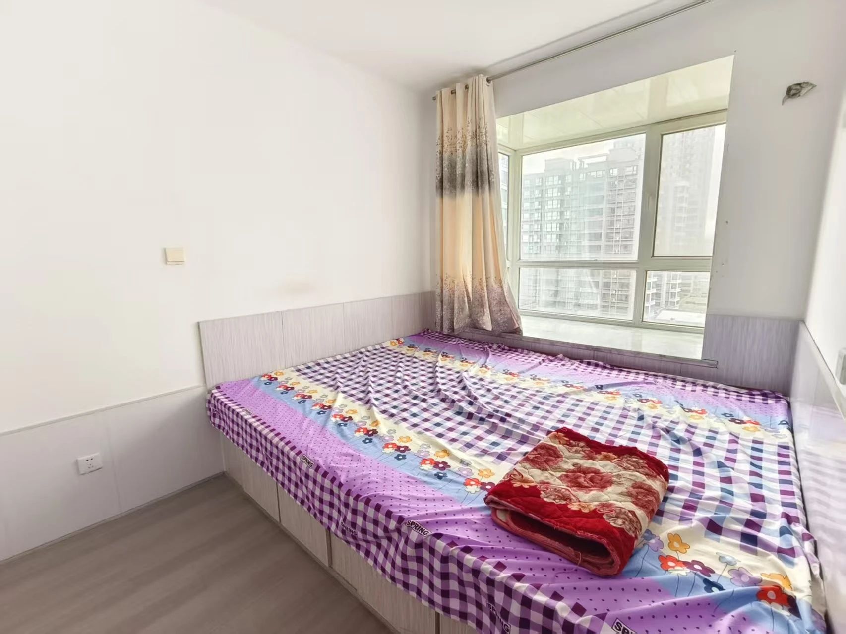 振华附近 万隆国际前排10楼边户 三室两厅两卫 精装修可贷款 振华附近 万隆国际前排10楼边户 三室两厅两卫 精装修可贷款