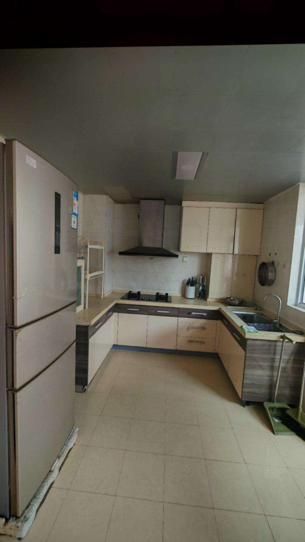 在家可看海!公园旁边的家 石核馨园电梯8楼 145平2卫南厅 在家可看海!公园旁边的家 石核馨园电梯8楼 145平2卫南厅