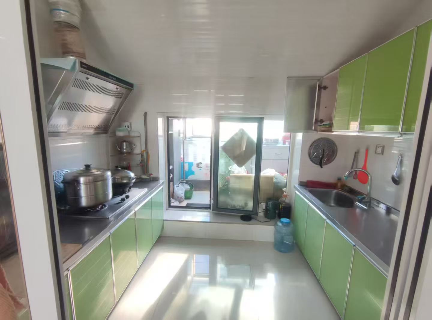 汇银绿城6楼 精装修 拎包入住 2居室带地下室 证件齐全 汇银绿城6楼 精装修 拎包入住 2居室带地下室 证件齐全