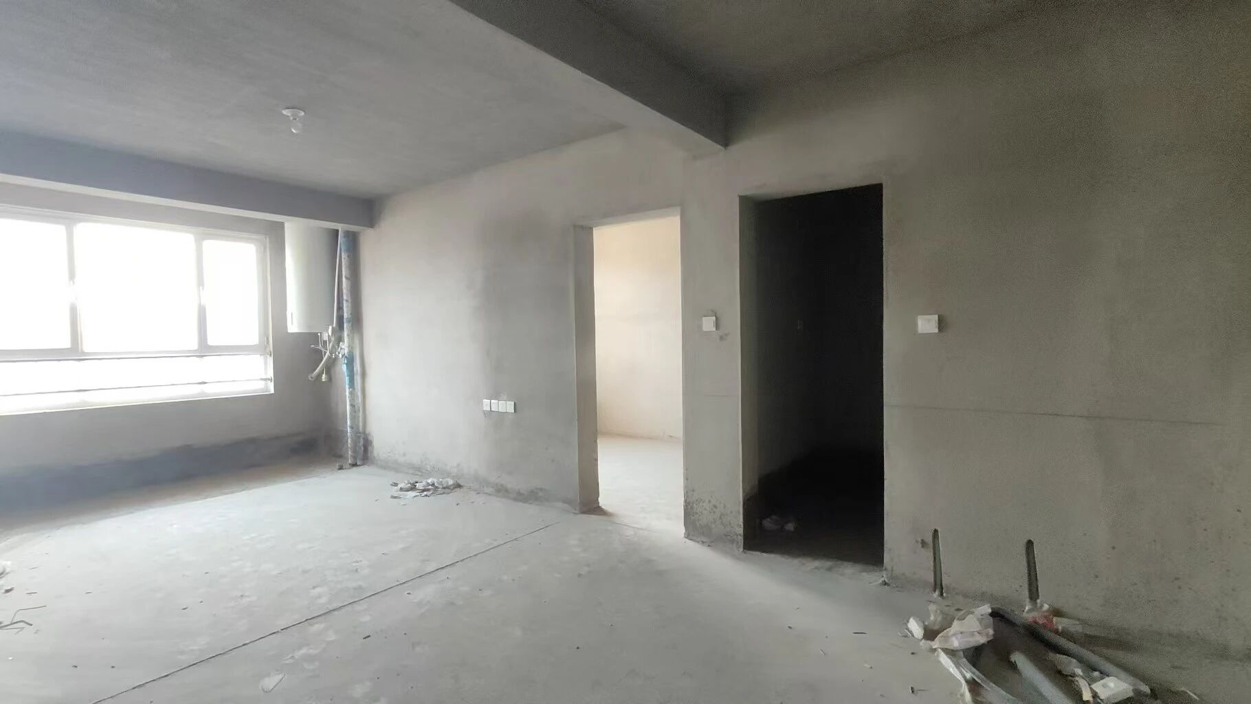 前排 采光好 荣盛南区 电梯9楼74平 毛坯 2卧 前排 采光好 荣盛南区 电梯9楼74平 毛坯 2卧