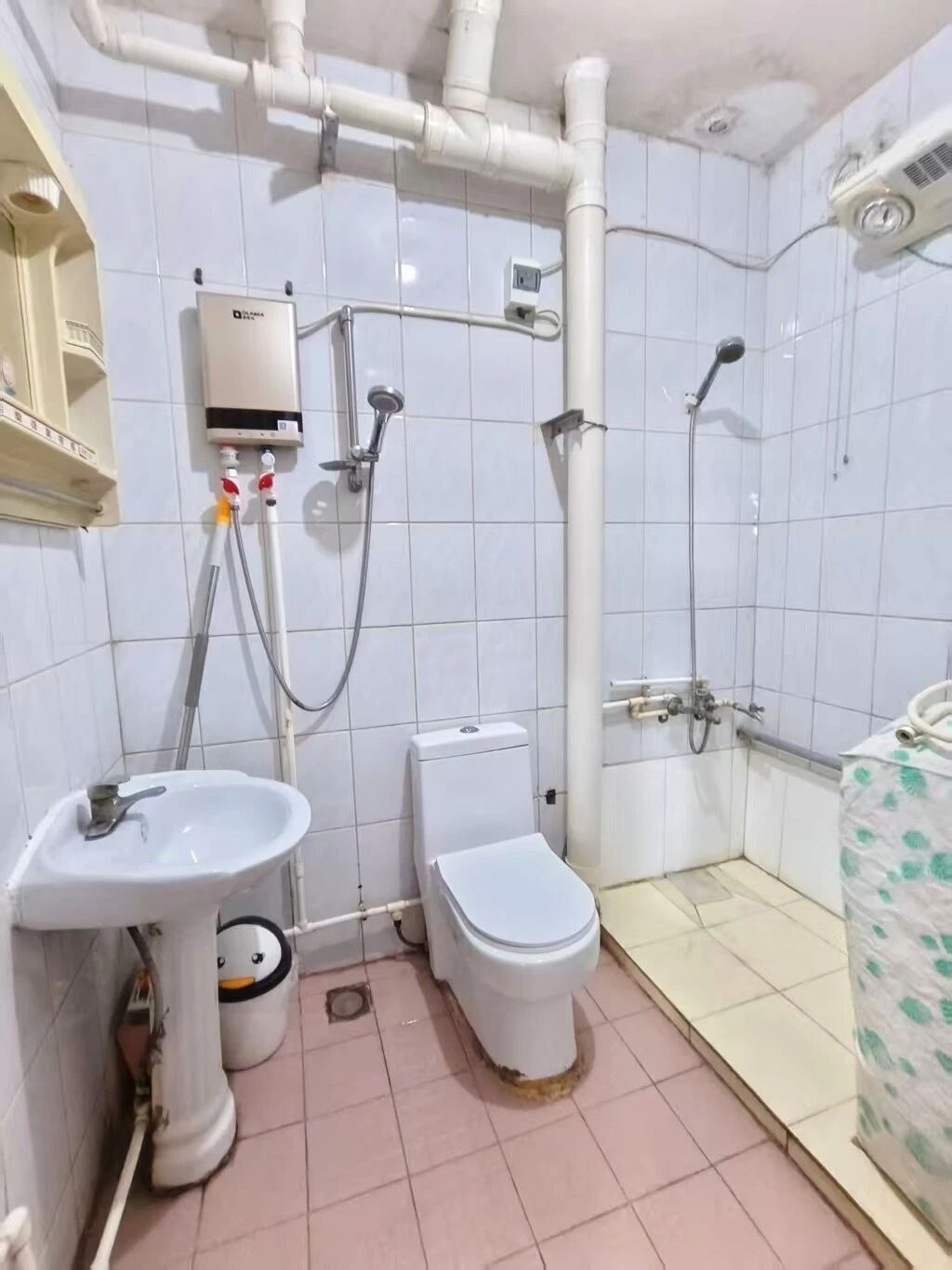 青阳西区4楼 85平三室一厅带地下室 带家具家电 支持贷款 青阳西区4楼 85平三室一厅带地下室 带家具家电 支持贷款