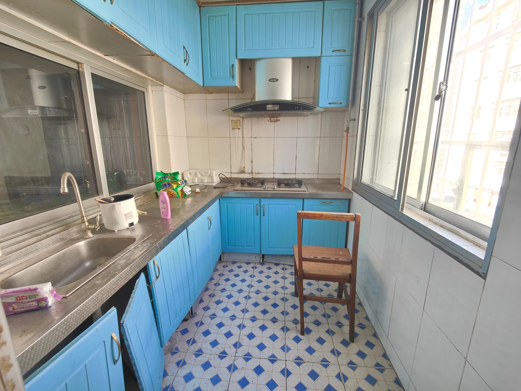 市府 清河小区 2楼 93平 简装 3室 证全 26.8万  市府 清河小区 2楼 93平 简装 3室 证全 26.8万