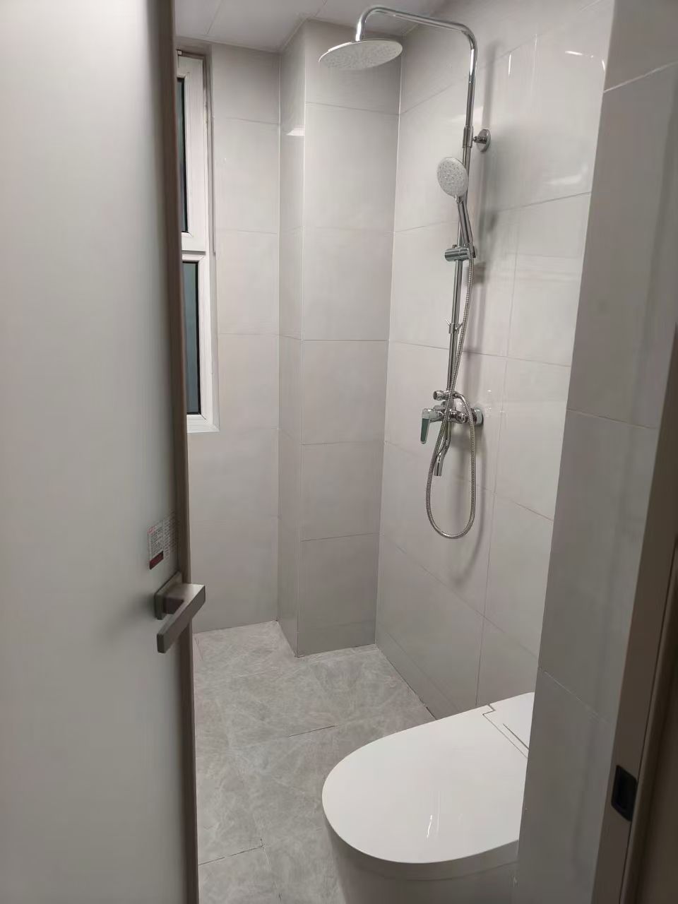 万隆国际12楼 精装未住 南厅落地窗 3居室 支持贷款 万隆国际12楼 精装未住 南厅落地窗 3居室 支持贷款