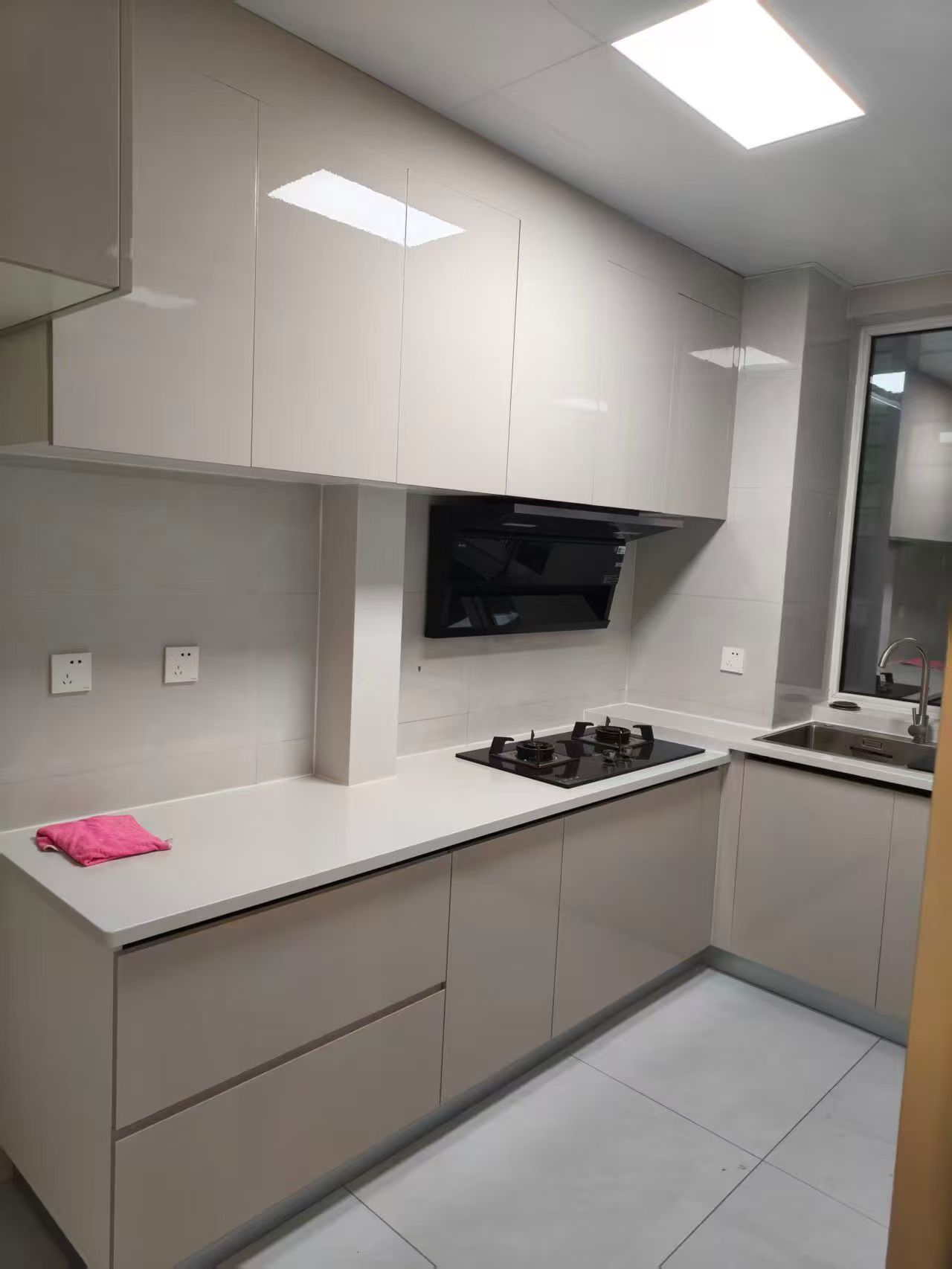 万隆国际12楼 精装未住 南厅落地窗 3居室 支持贷款 万隆国际12楼 精装未住 南厅落地窗 3居室 支持贷款