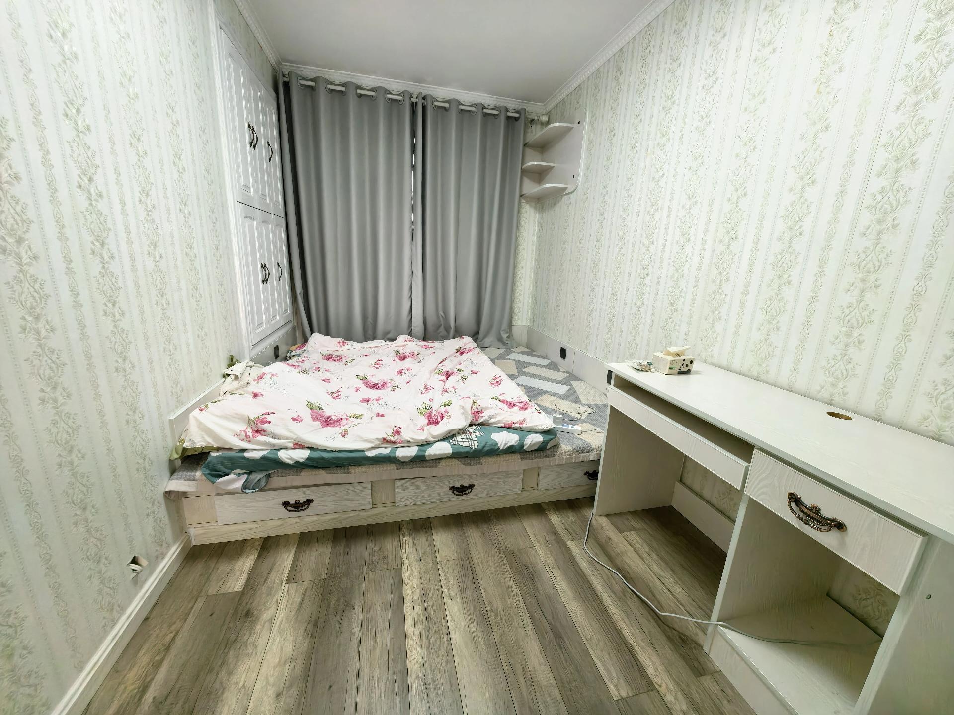 大润发 现代精装婚房!电梯11楼 85平 厅带大窗 s 大润发 现代精装婚房!电梯11楼 85平 厅带大窗 s