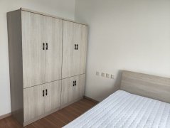 电梯房，家电齐全，