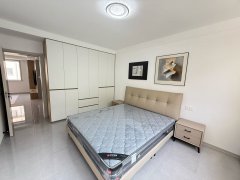 曙光东区二楼126.97平三室现代品牌精装带地下室69.8万