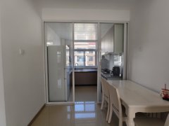 姜家小区电梯四楼113平三室两卫精装家具家电齐全吉屋出租