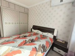 成山奥苑2楼东边户 113平三室朝阳家具家电齐全 拎包入住