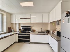 曙光东区三楼164平三室两卫精装家具家电齐全吉屋出租