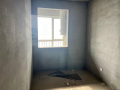 富润苑，四楼，南客厅143平，三室两厅两卫，72.8完车库单