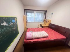成山奥苑，四楼，144平，全屋实木装修，拎包入住，带地下室