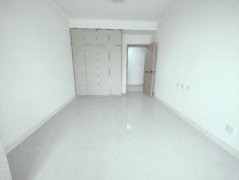 现代精装 高阳小区 电梯16楼113 房东自装 证全可贷