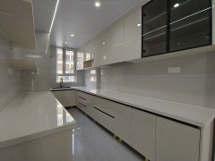 佳华附近 谷丰南区 框架楼 （带车库可住人）精装未住