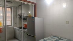 彩虹西区，1楼，92平，2室900每月