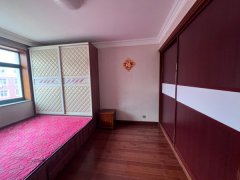 曙光西区，四楼，125平，三室，精装，带车库带地下室